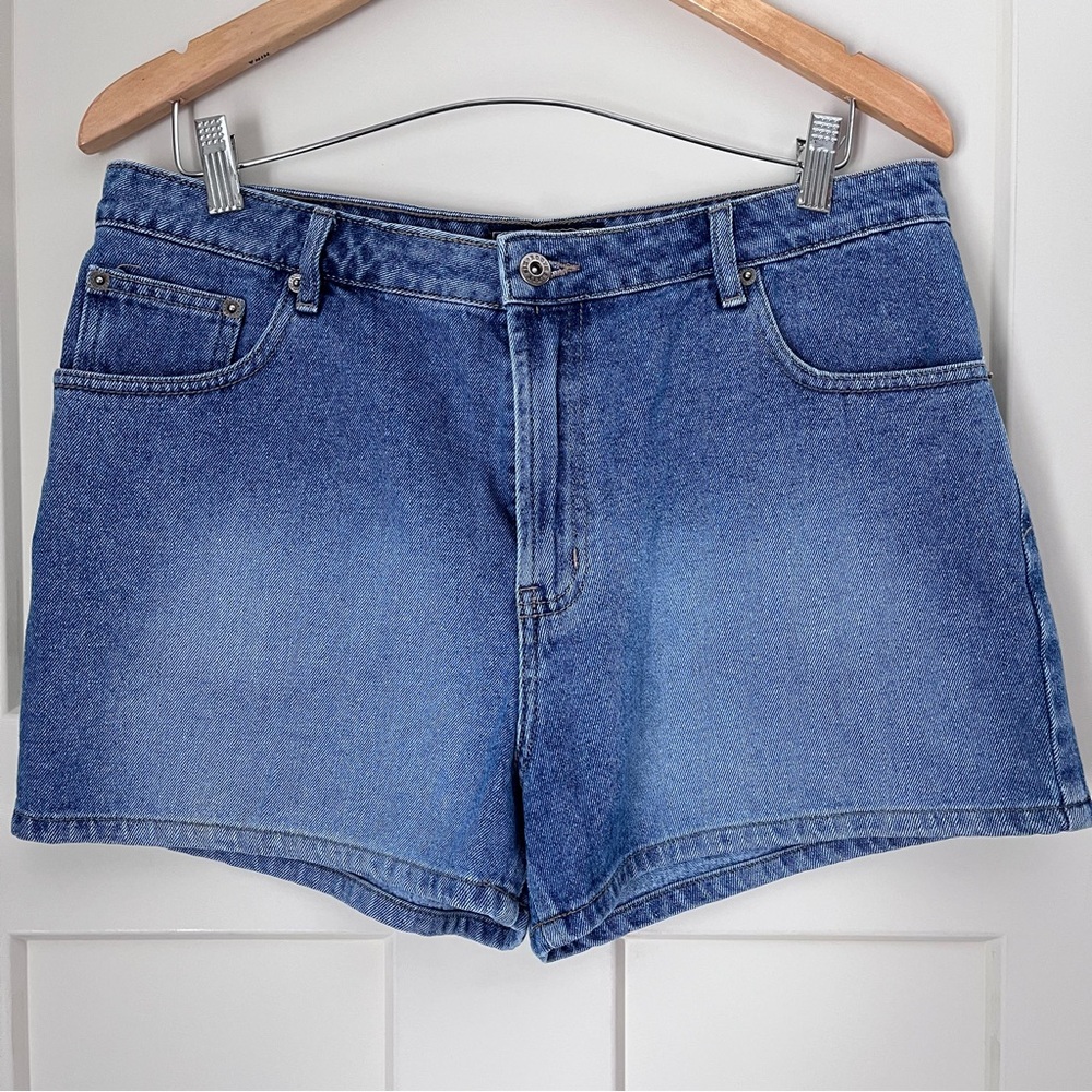Route 66 Women's Blue Jean Shorts VTG Y2K 3” inseam